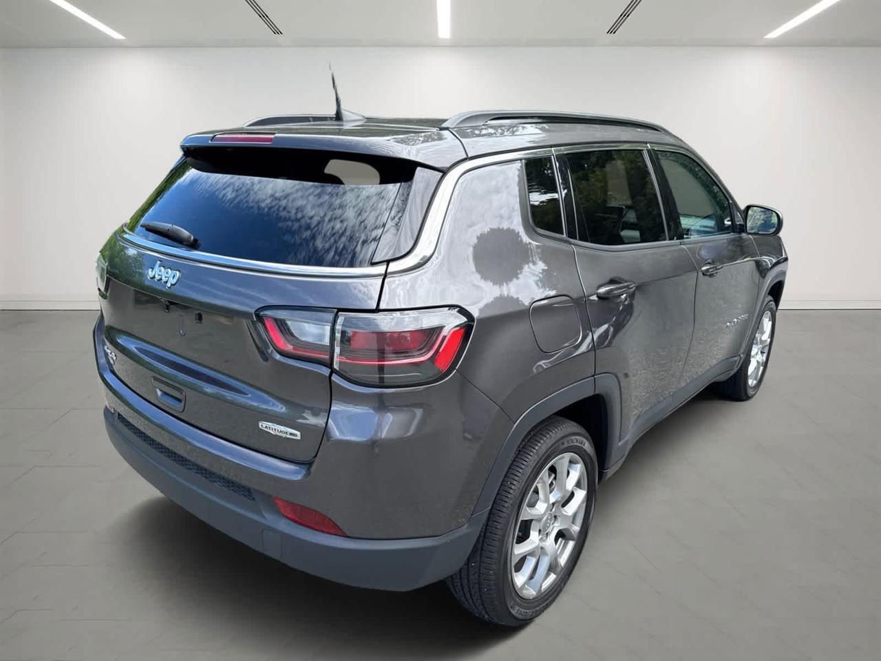 2022 Jeep Compass Latitude Lux Dartmouth MA