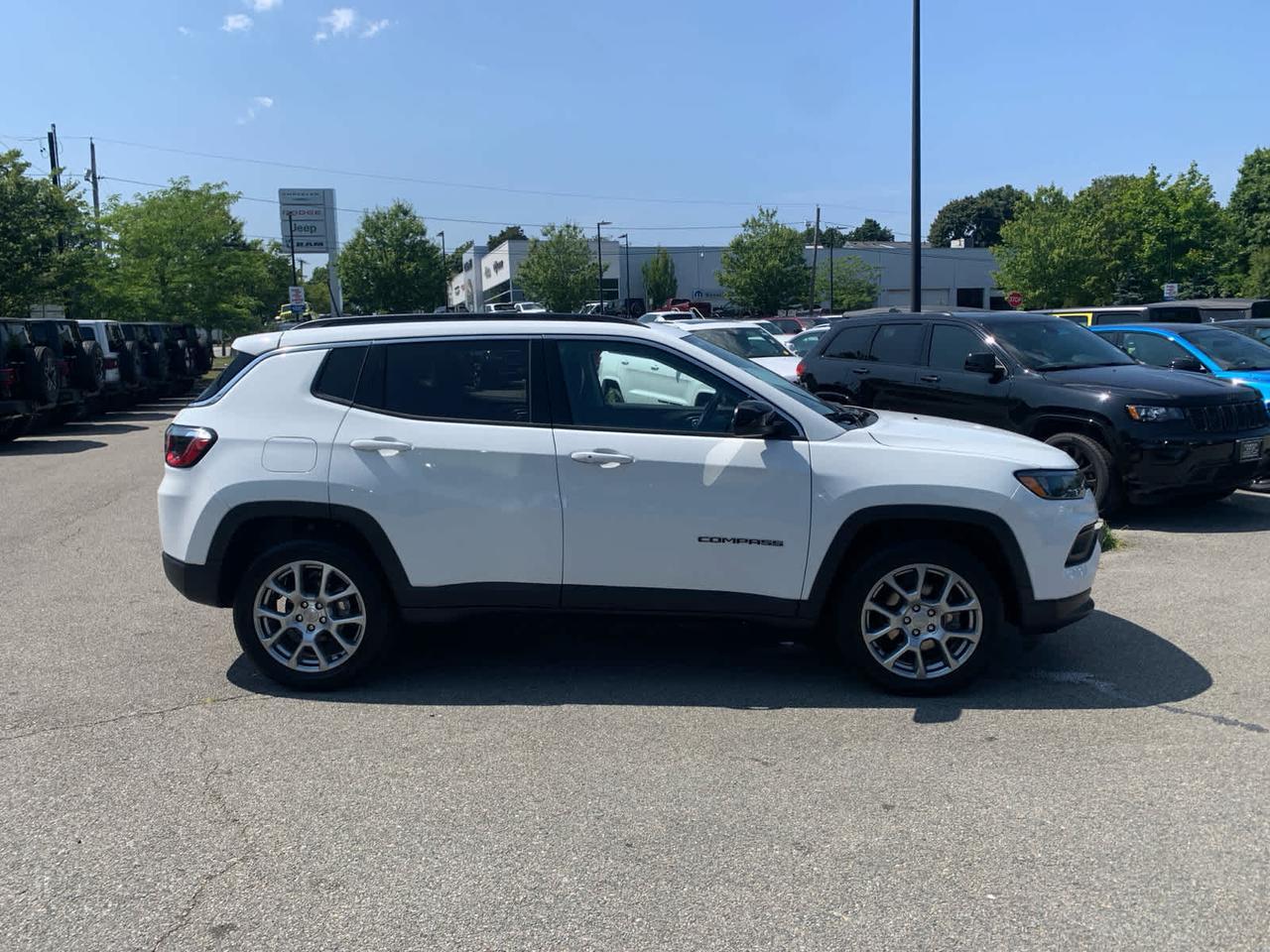 2022 Jeep Compass Latitude Lux Dartmouth MA