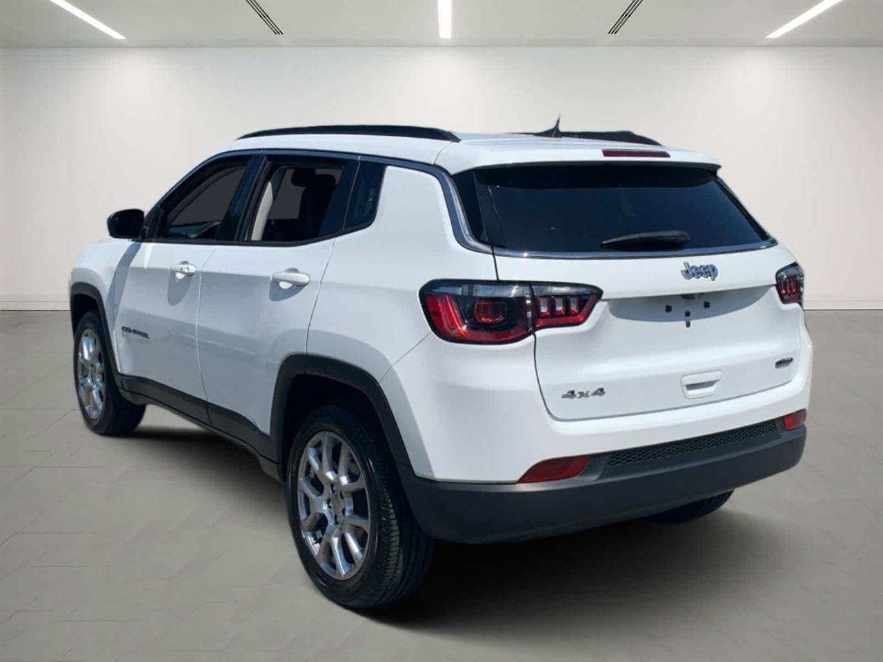 2022 Jeep Compass Latitude Lux Dartmouth MA