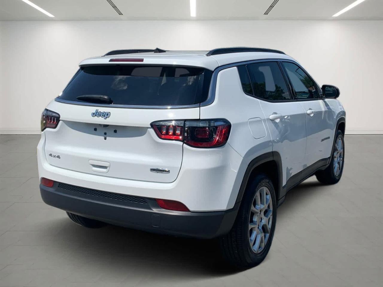2022 Jeep Compass Latitude Lux Dartmouth MA