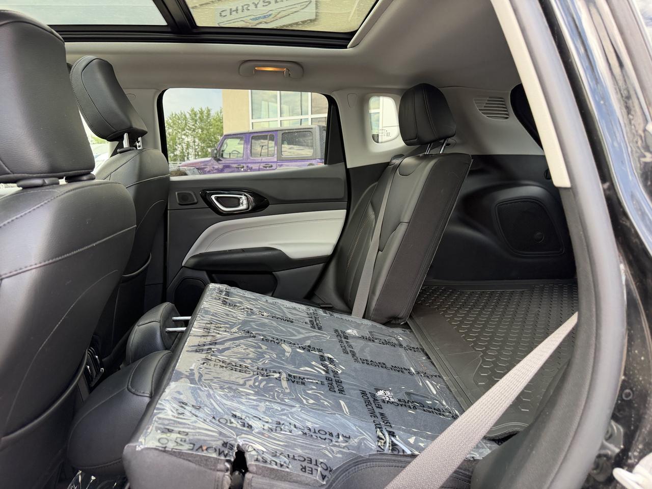 2022 Jeep Compass Limited 4x4 | Low KMs | Pano Sunroof | Alpine Audio | Heated Leather Seats | Remote Start Redwater AB