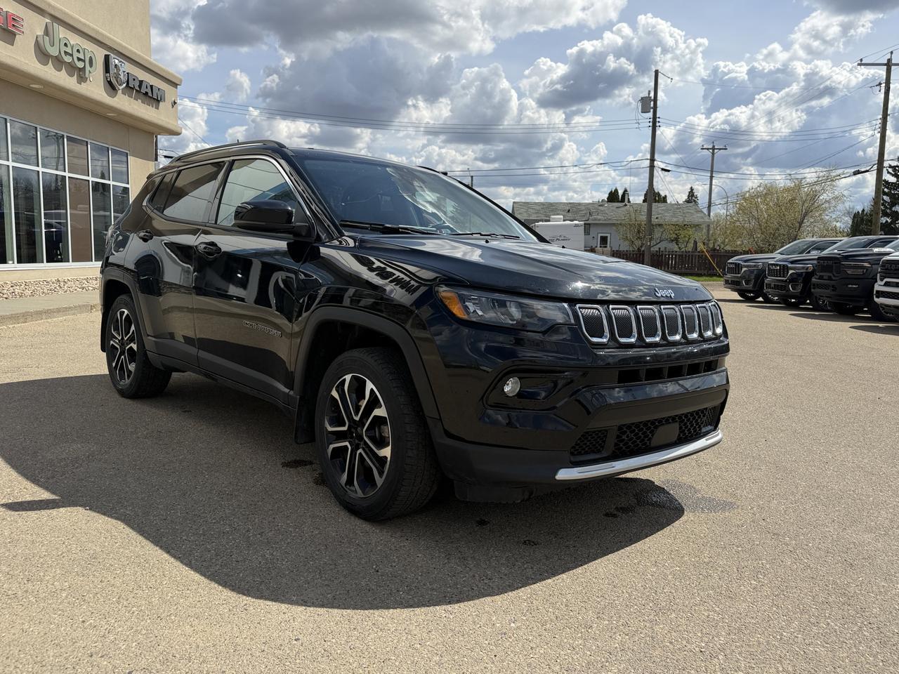 2022 Jeep Compass Limited 4x4 | Low KMs | Pano Sunroof | Alpine Audio | Heated Leather Seats | Remote Start Redwater AB