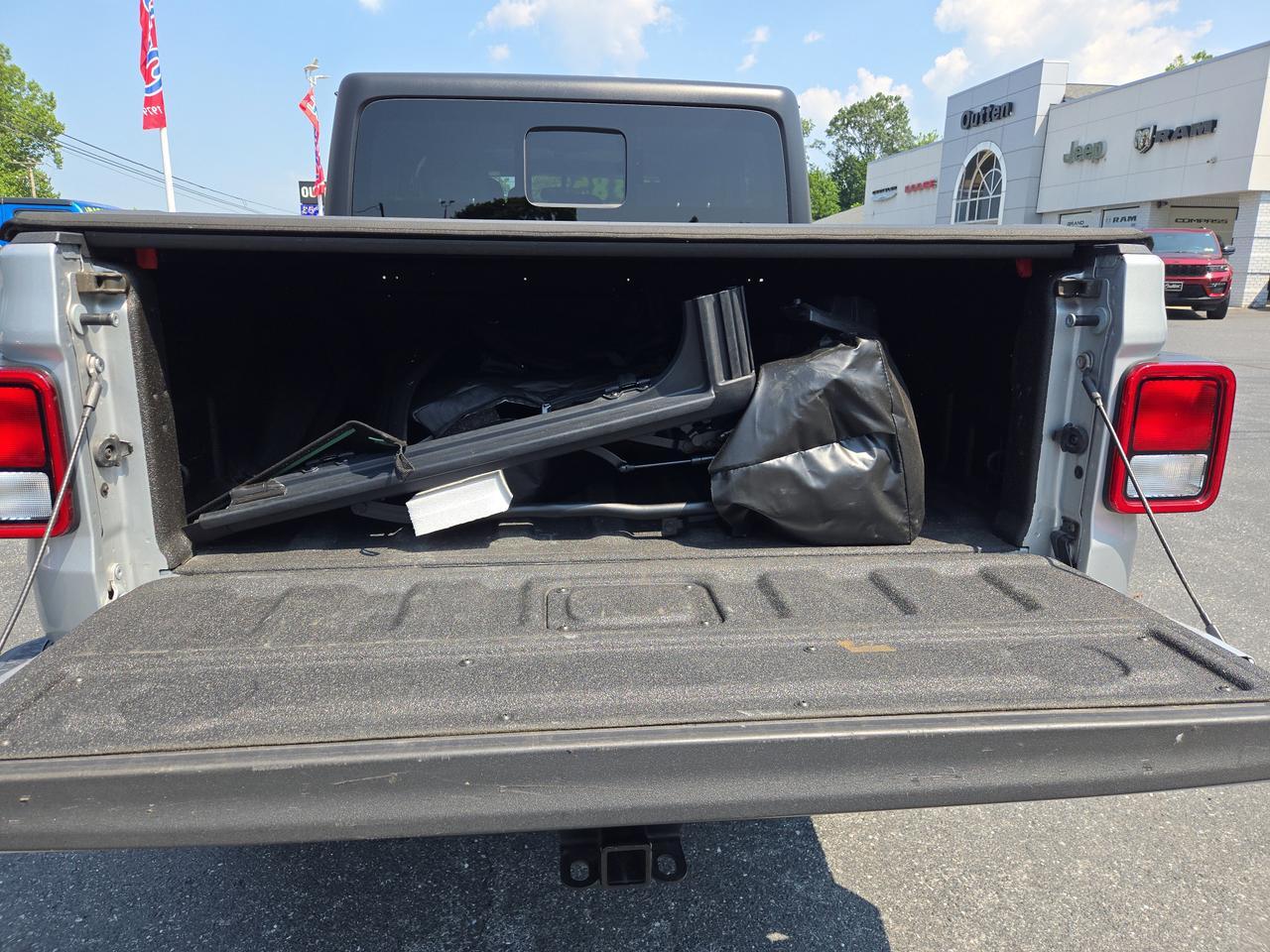 2022 Jeep Gladiator Altitude Hamburg PA