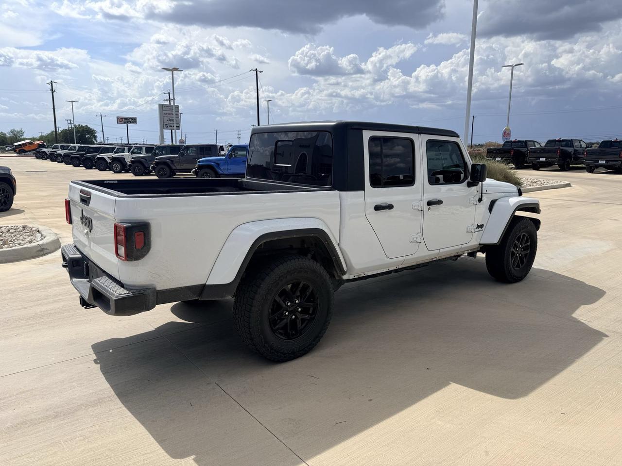 2022 Jeep Gladiator Altitude