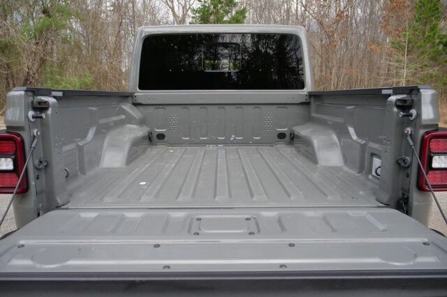 2022 Jeep Gladiator High Altitude 4X4 / Tow Package / LED Lighting Group! High Point NC