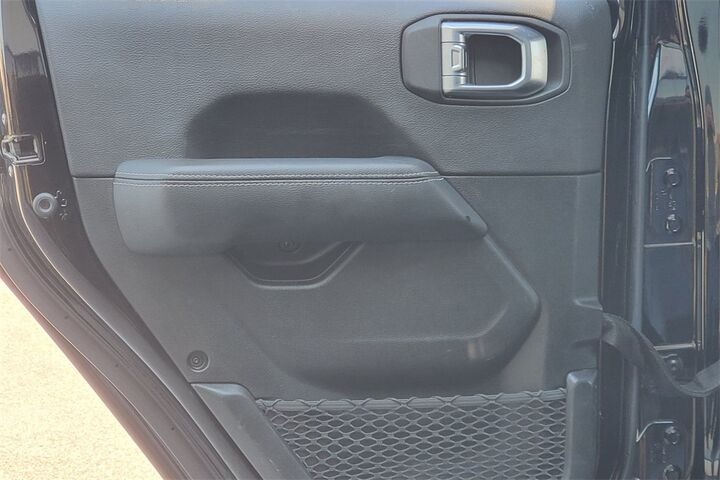 2022 Jeep Gladiator Overland  TX