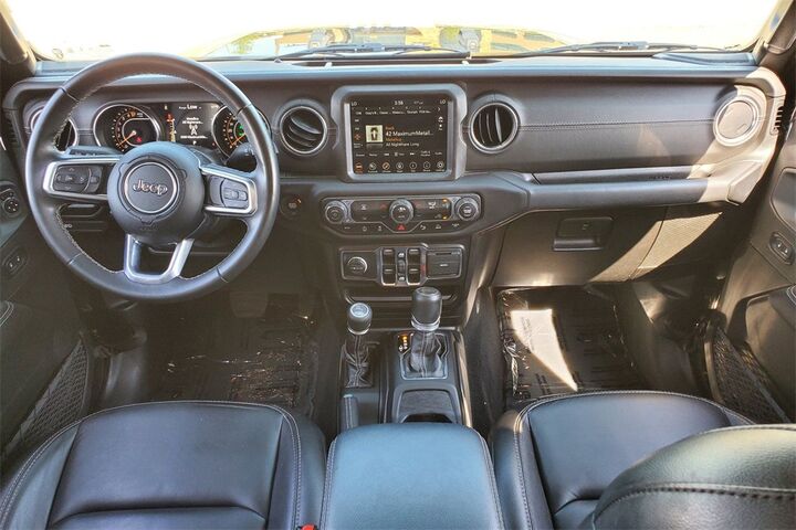 2022 Jeep Gladiator Overland  TX