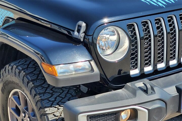 2022 Jeep Gladiator Overland  TX