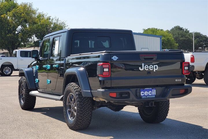 2022 Jeep Gladiator Overland  TX