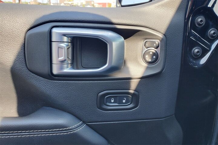 2022 Jeep Gladiator Overland  TX