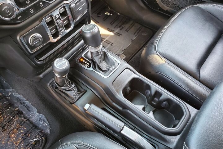 2022 Jeep Gladiator Overland  TX