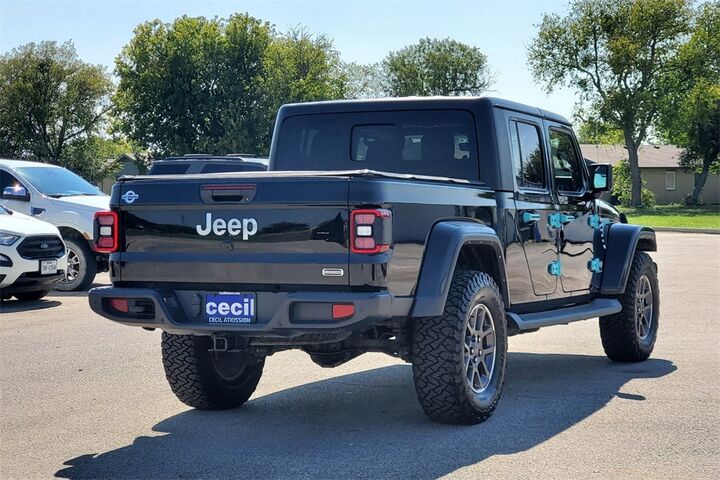 2022 Jeep Gladiator Overland  TX