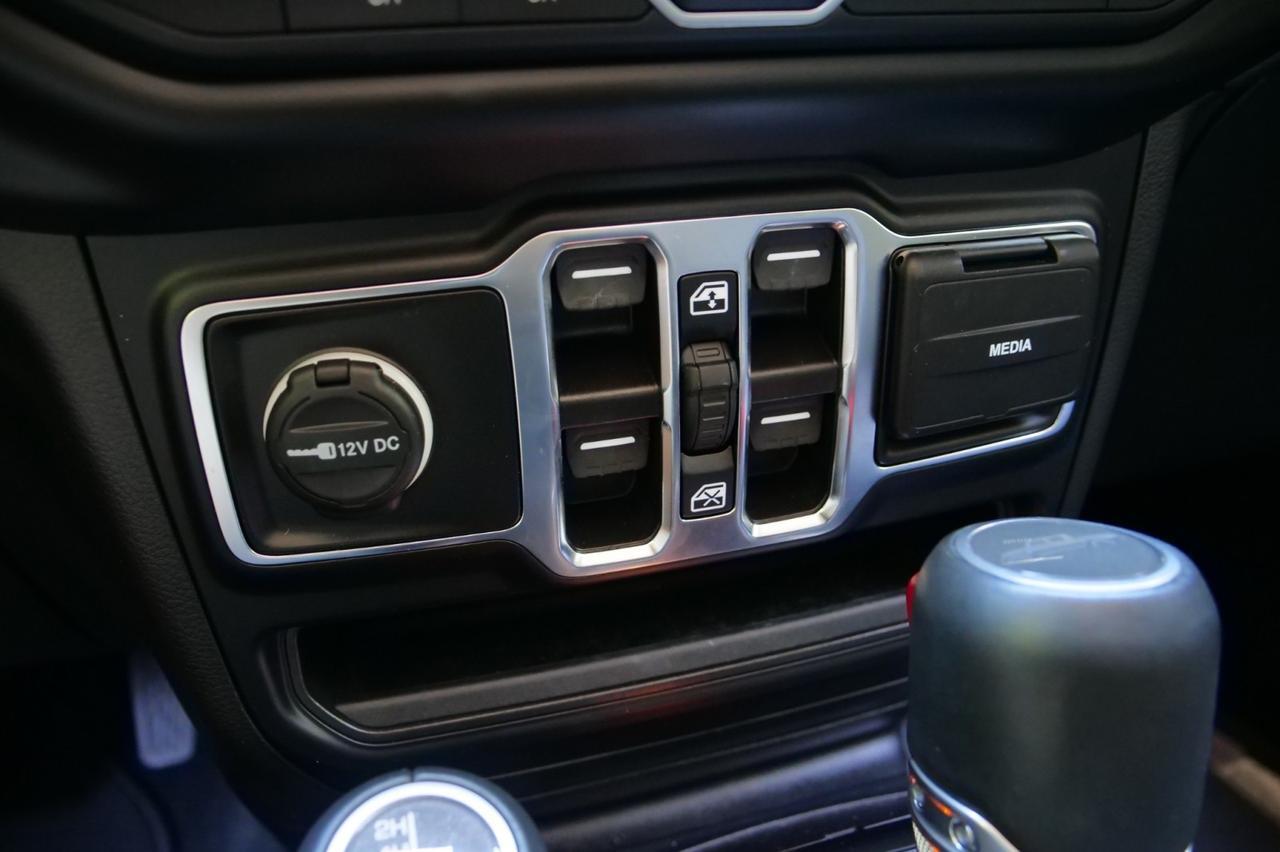 2022 Jeep Gladiator Overland 4X4 / Popular Equipment Package / Leather Seats! Lincolnton NC