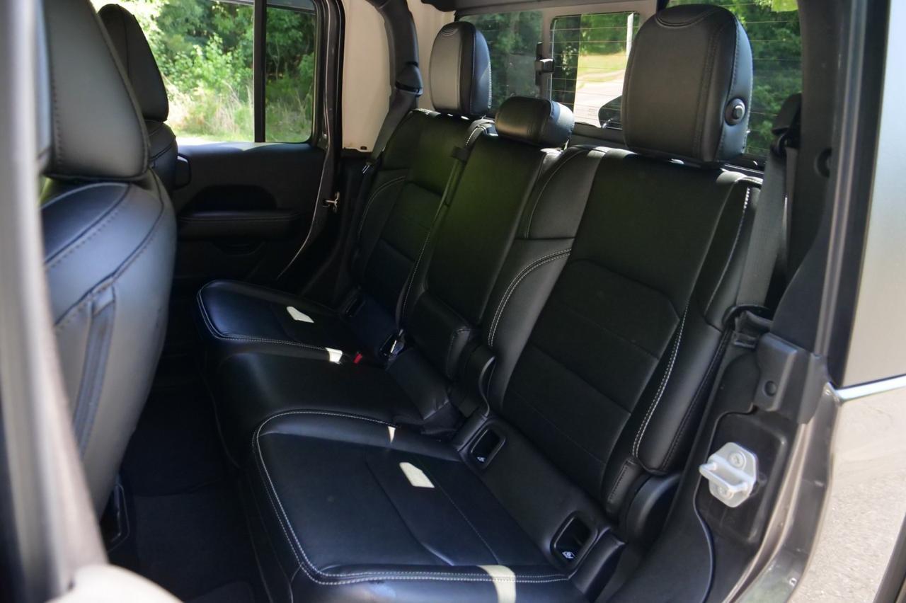 2022 Jeep Gladiator Overland 4X4 / Popular Equipment Package / Leather Seats! Lincolnton NC