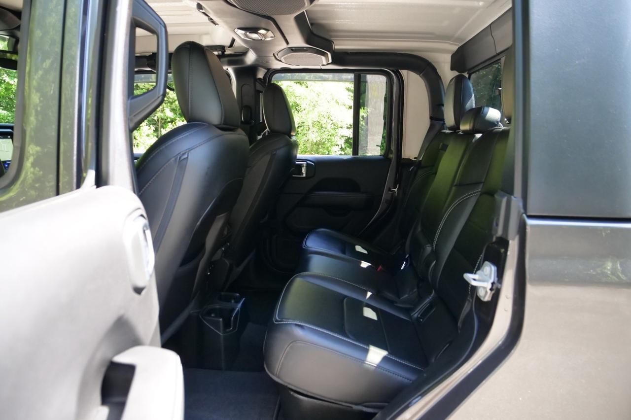2022 Jeep Gladiator Overland 4X4 / Popular Equipment Package / Leather Seats! Lincolnton NC