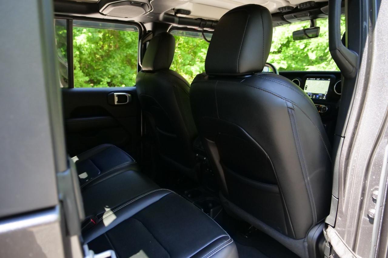 2022 Jeep Gladiator Overland 4X4 / Popular Equipment Package / Leather Seats! Lincolnton NC