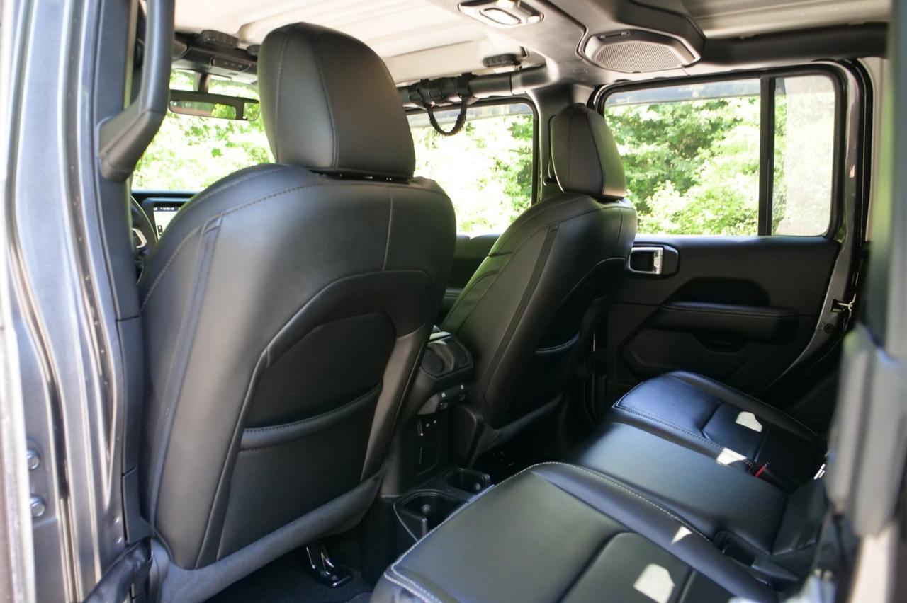 2022 Jeep Gladiator Overland 4X4 / Popular Equipment Package / Leather Seats! Lincolnton NC
