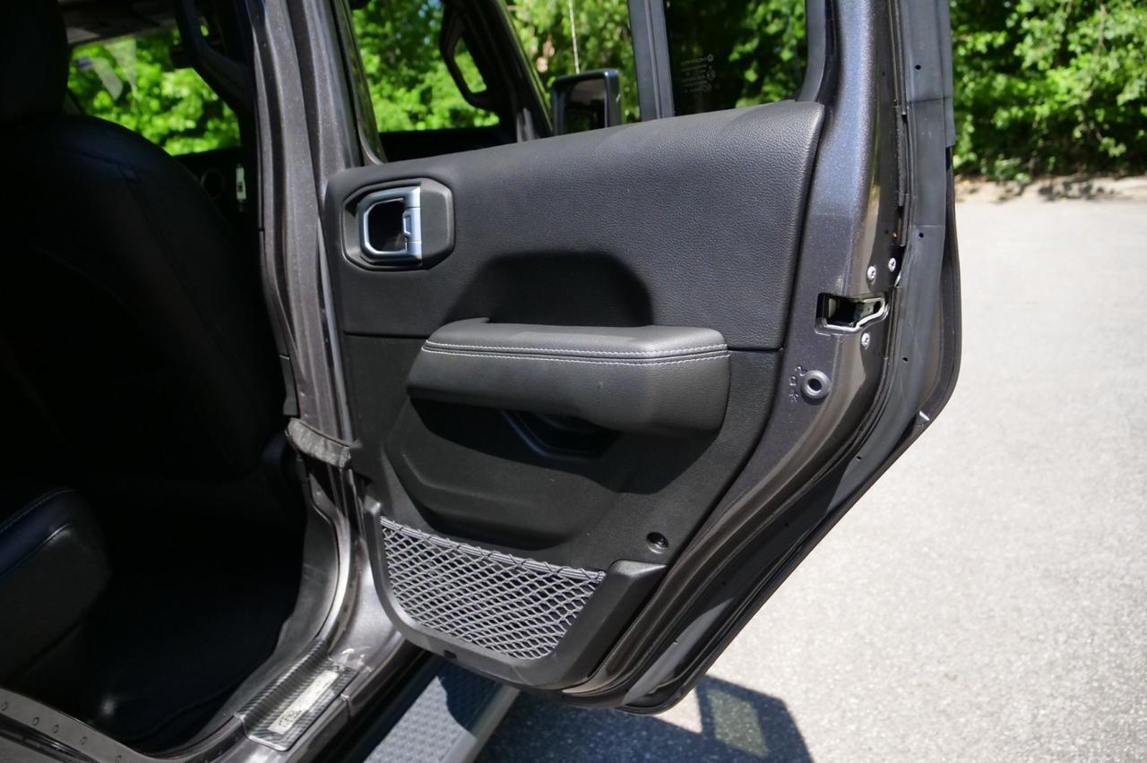 2022 Jeep Gladiator Overland 4X4 / Popular Equipment Package / Leather Seats! Lincolnton NC