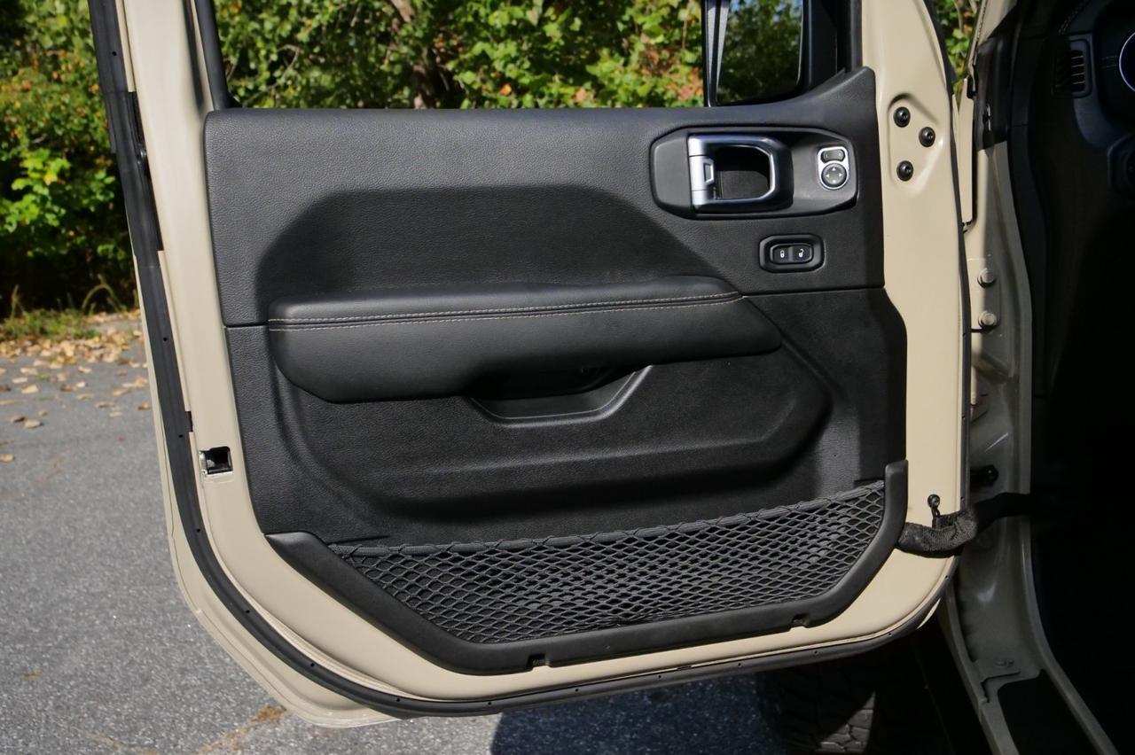 2022 Jeep Gladiator Overland 4X4 / Upgrades / LED Lighting / Heated Seats! Lincolnton NC