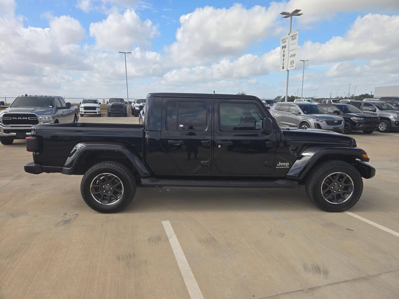 2022 Jeep Gladiator Overland