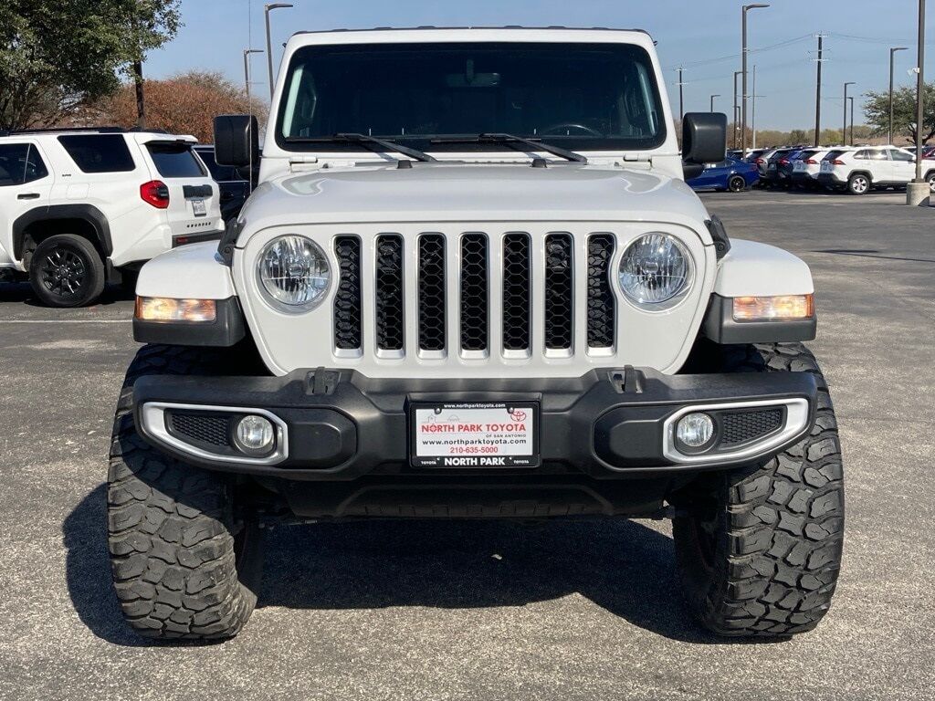 2022 Jeep Gladiator Overland