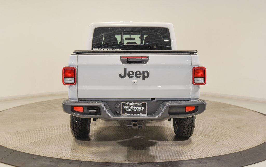 2022 Jeep Gladiator Sport Akron OH