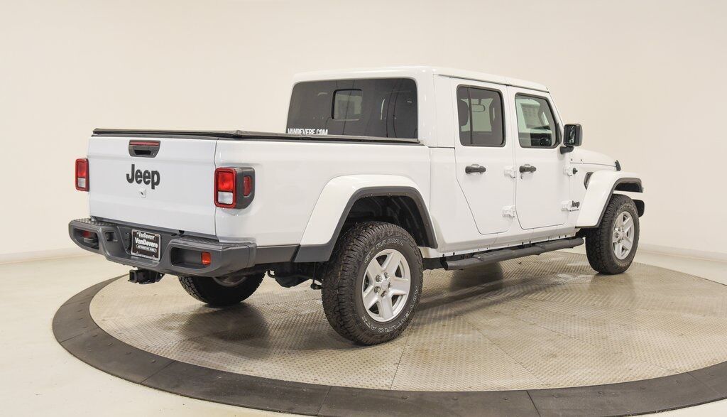 2022 Jeep Gladiator Sport Akron OH
