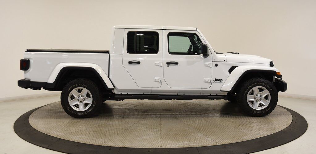 2022 Jeep Gladiator Sport Akron OH