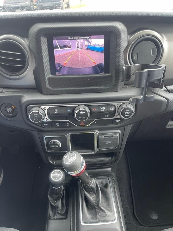 2022 Jeep Gladiator Sport Orange MA