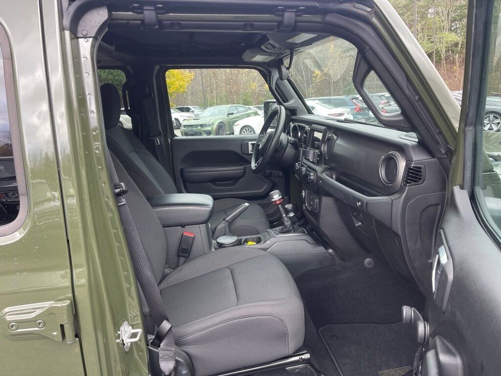 2022 Jeep Gladiator Sport Orange MA