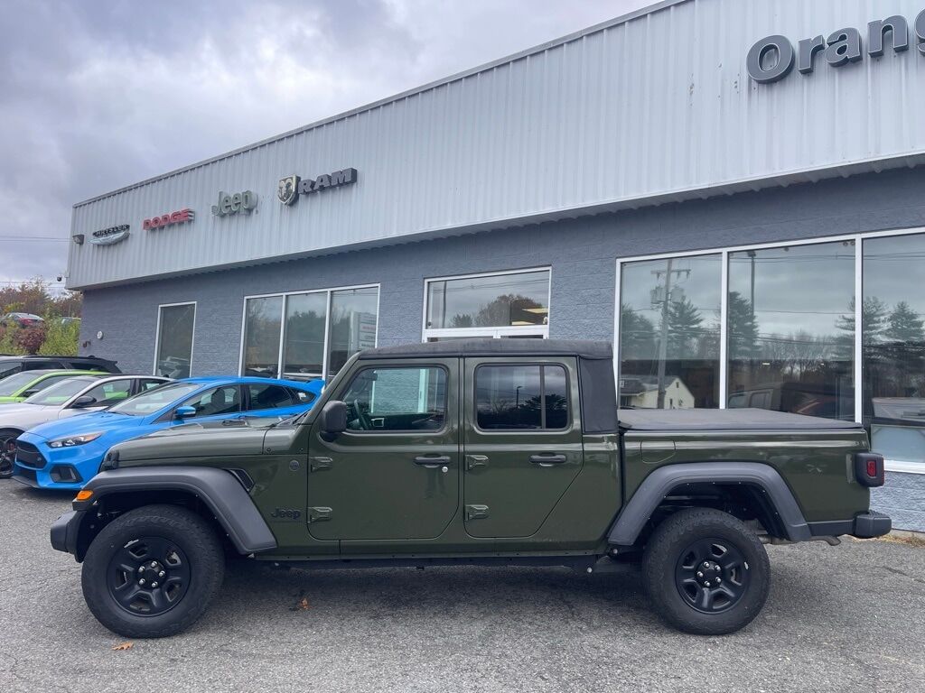2022 Jeep Gladiator Sport