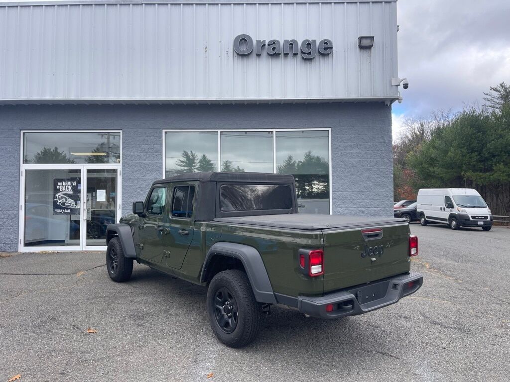 2022 Jeep Gladiator Sport Orange MA