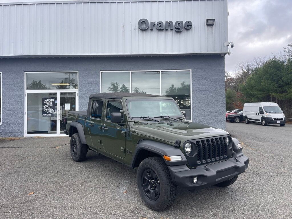 2022 Jeep Gladiator Sport Orange MA