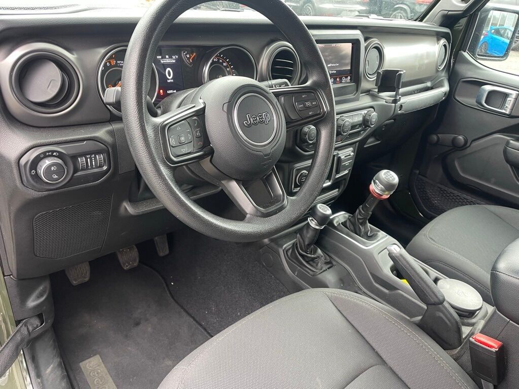 2022 Jeep Gladiator Sport Orange MA