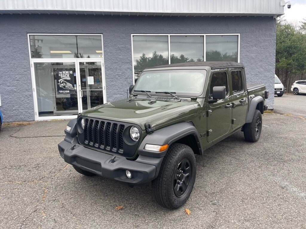2022 Jeep Gladiator Sport