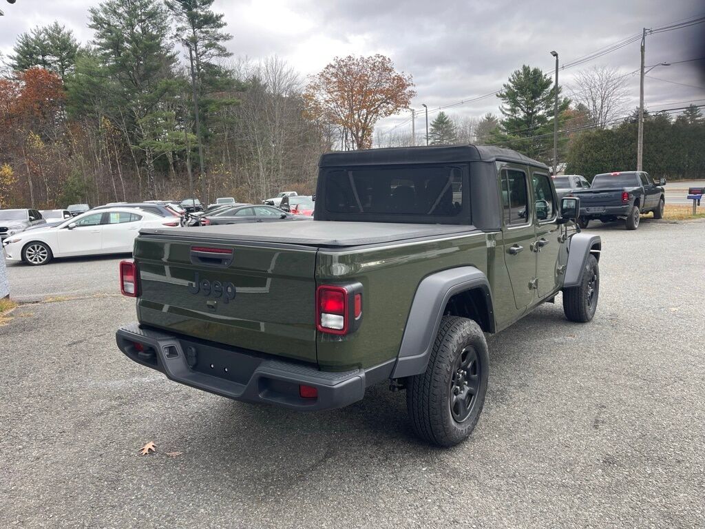 2022 Jeep Gladiator Sport Orange MA
