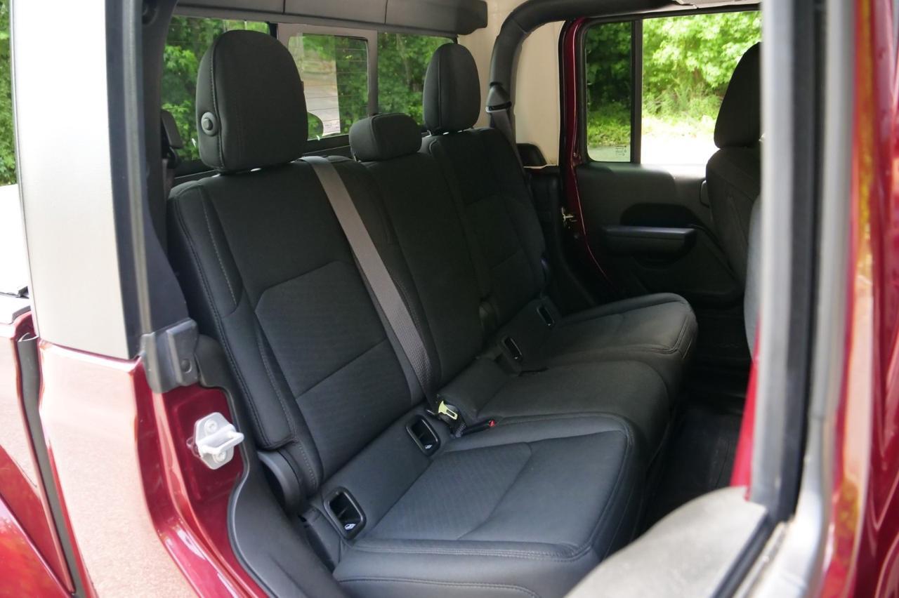 2022 Jeep Gladiator Sport S 4X4 / Diesel / Popular Equipment Package! Lincolnton NC