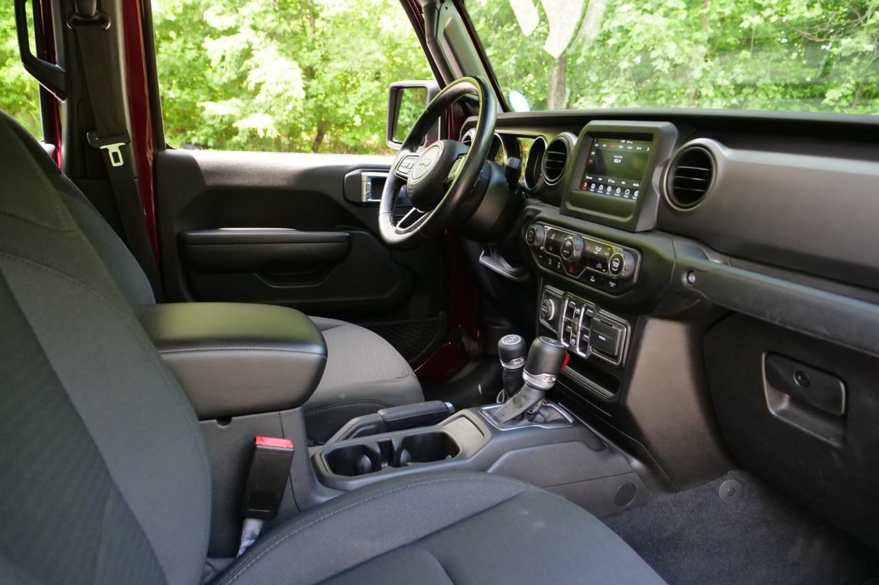 2022 Jeep Gladiator Sport S 4X4 / Diesel / Popular Equipment Package! Lincolnton NC