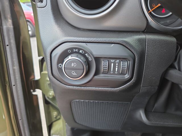 2022 Jeep Gladiator Sport S HAMBURG PA