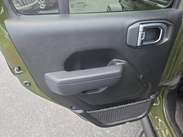 2022 Jeep Gladiator Sport S HAMBURG PA