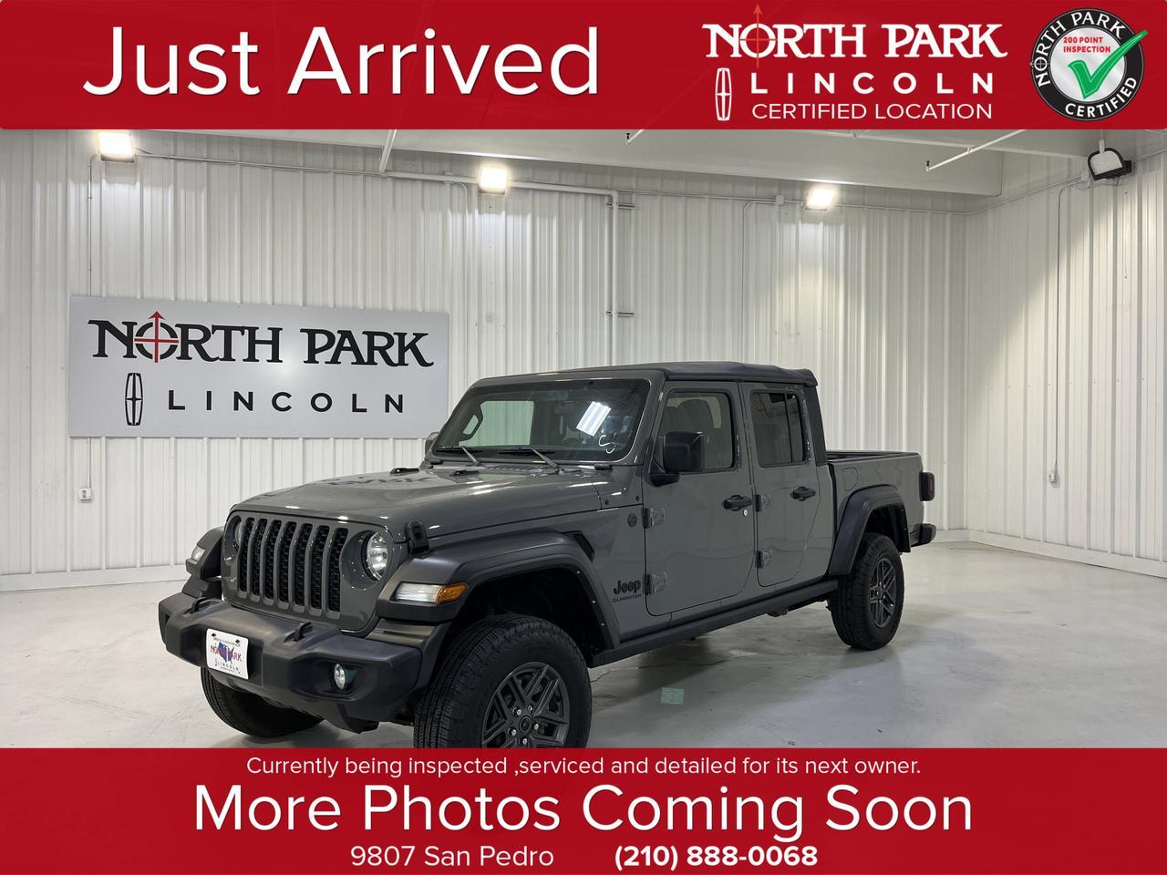2022 Jeep Gladiator Sport