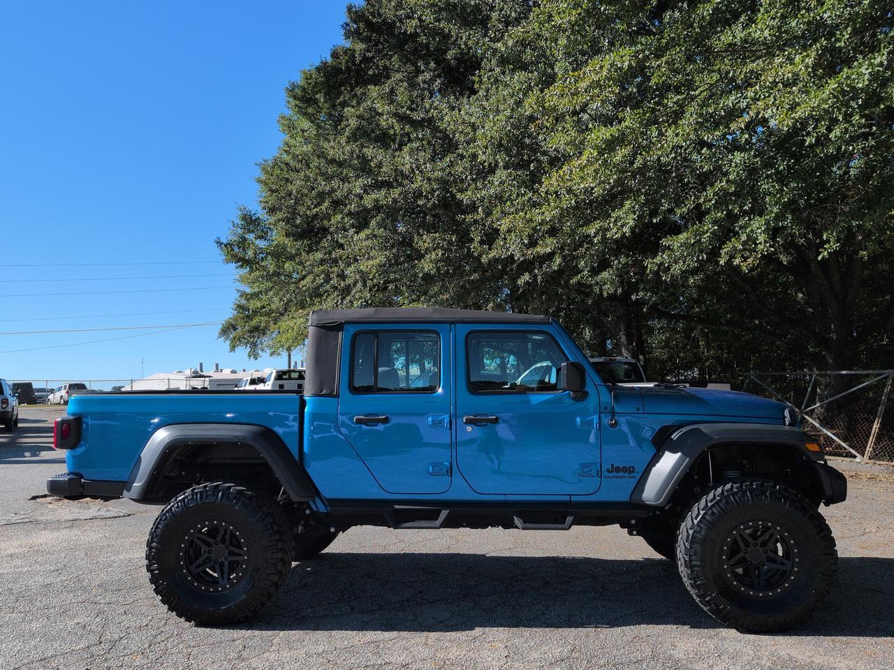 2022 Jeep Gladiator Sport