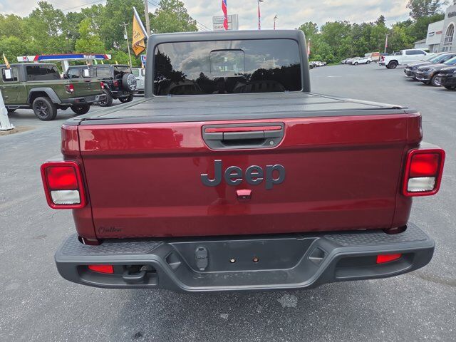 2022 Jeep Gladiator Willys Sport HAMBURG PA