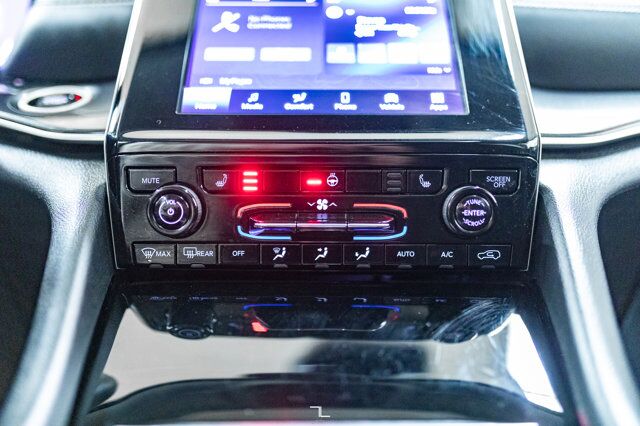 2022 Jeep Grand Cherokee 4x4 Laredo Roof BCam Red Deer AB