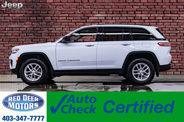 2022 Jeep Grand Cherokee 4x4 Laredo Roof BCam