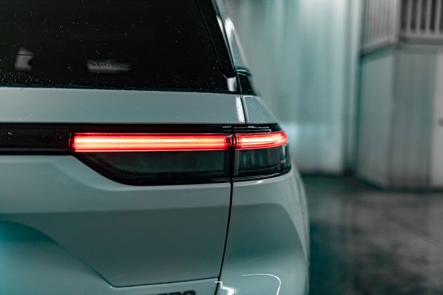 2022 Jeep Grand Cherokee 4x4 Laredo Roof BCam Red Deer AB