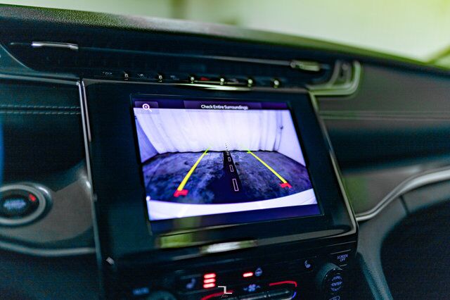 2022 Jeep Grand Cherokee 4x4 Laredo Roof BCam Red Deer AB