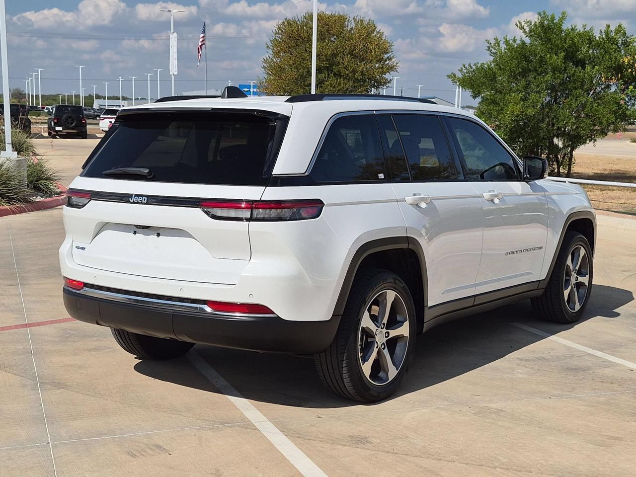 2022 Jeep Grand Cherokee 4xe BASE