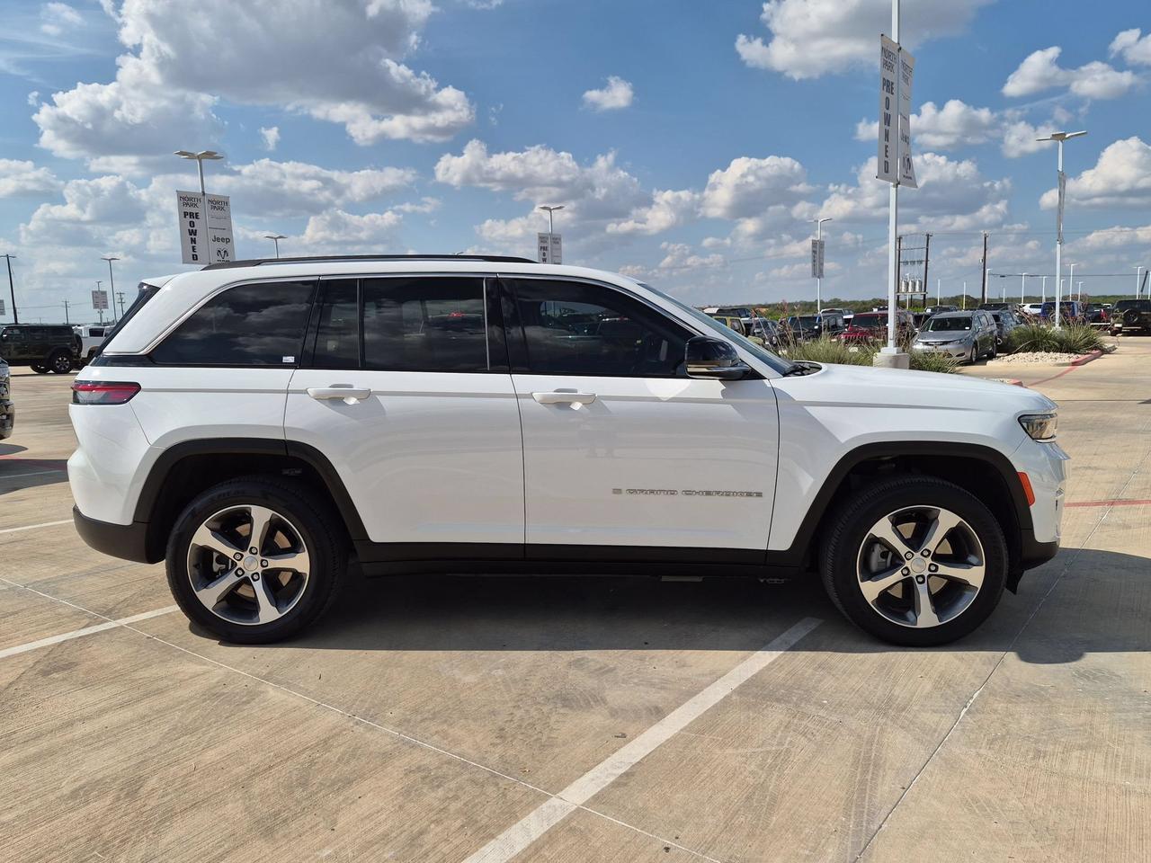 2022 Jeep Grand Cherokee 4xe BASE