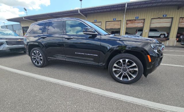 2022 Jeep Grand Cherokee 4xe Overland 4x4